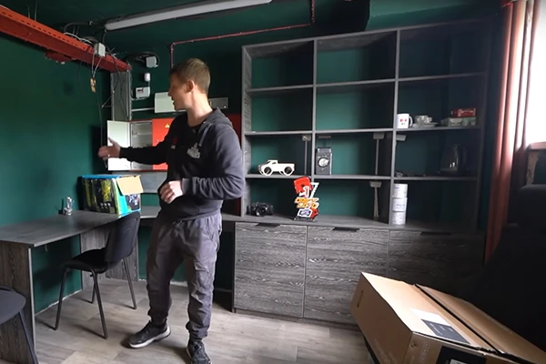 Блогеры–гаражники рассказали, как сделать вечный фасад