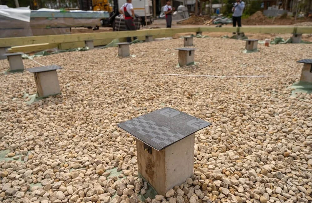 Каркасный дом на сваях