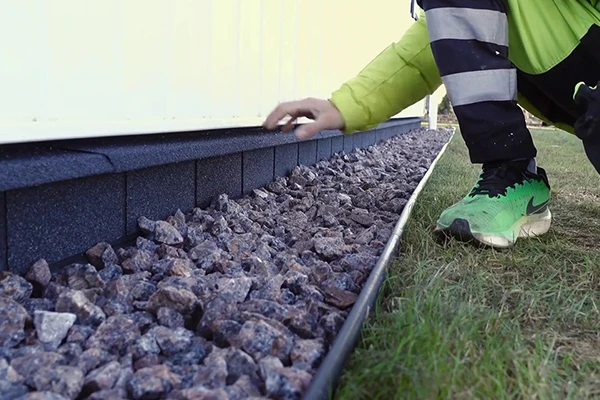 Егор Беляев и его супруга Мария, авторы проекта Mary Wood Home, отделали цоколь своего дома плиткой HAUBERK, потратив всего несколько часов и рассказали об этом в блоге ДОМ ТЕХНОНИКОЛЬ.