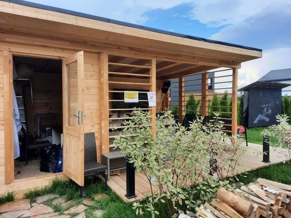 На Open Village 2025 сделали модную беседку с хозблоком