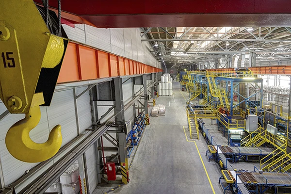 Производство фасадной плитки и гибкой черепицы на полностью автоматизированном заводе ТЕХНОНИКОЛЬ в Рязани.