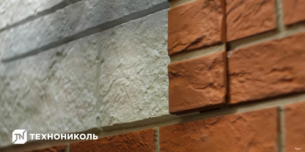 Для соединения панелей ТЕХНОНИКОЛЬ используют универсальный соединительный профиль для панелей