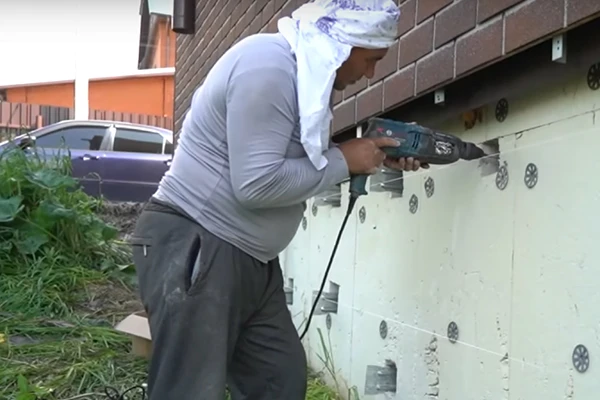 Блогеры–гаражники рассказали, как сделать вечный фасад