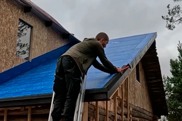 Покрытие крыши осенью: как я успел до холодов