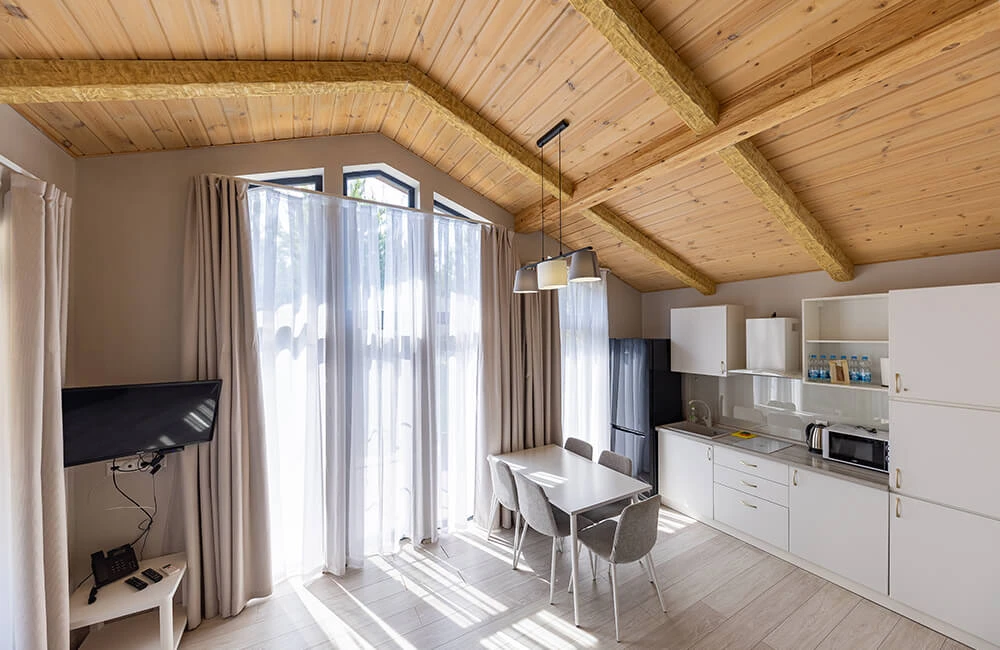 От домика в лесу до пяти звезд у моря