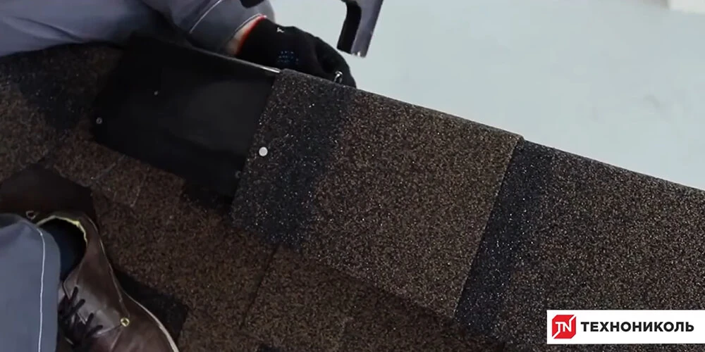 Как смонтировать кровлю из гибкой черепицы своими руками