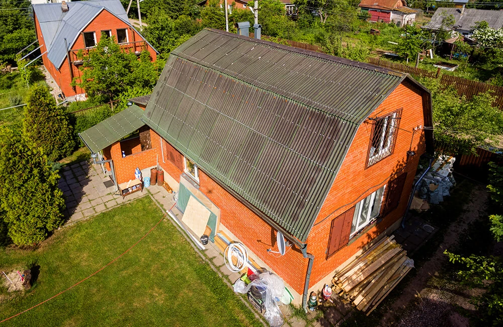 Вот так выглядела капитальная дача под ондулином.