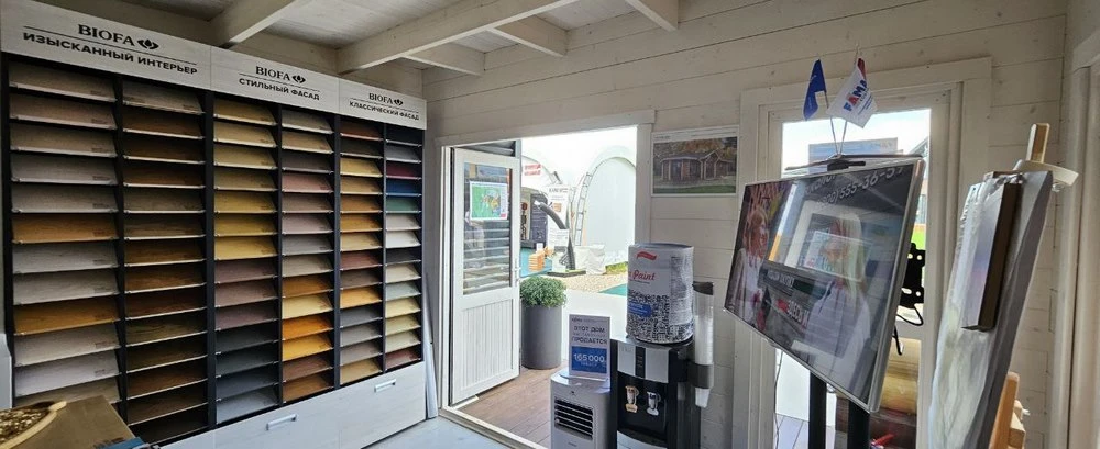 Дом-куб на выставке собрали за четыре часа