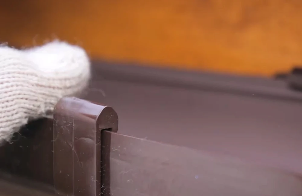 Уклон водосточного желоба: быстро и правильно