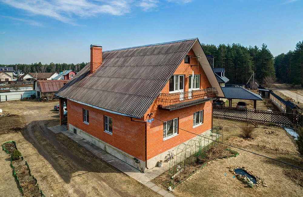 Тот случай, когда шифер бы и еще постоял, но уже надоел.