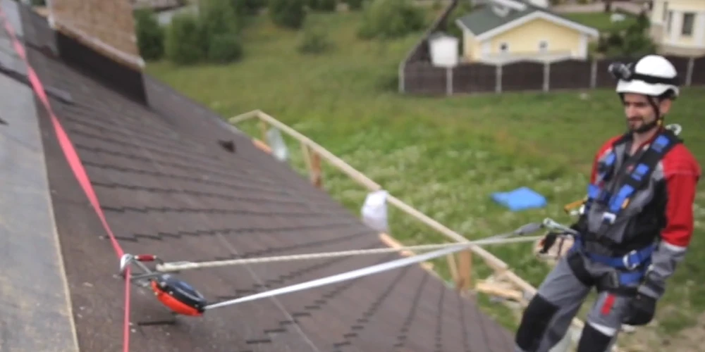 montazh-gibkoy-cherepitsy-svoimi-rukami-tekhnika-bezopasnosti-prezhde-vsego-4.jpg
