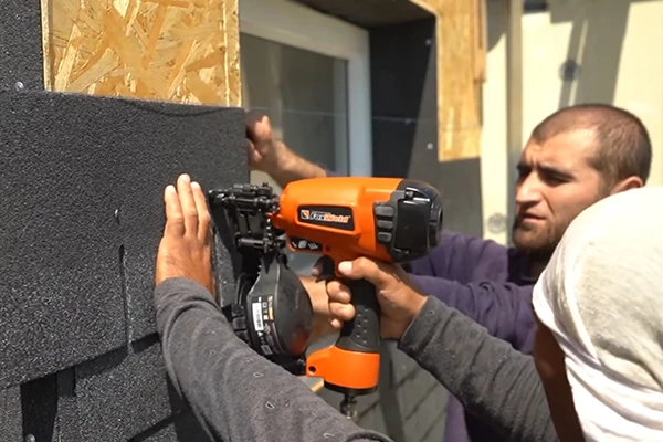 Блогеры–гаражники рассказали, как сделать вечный фасад