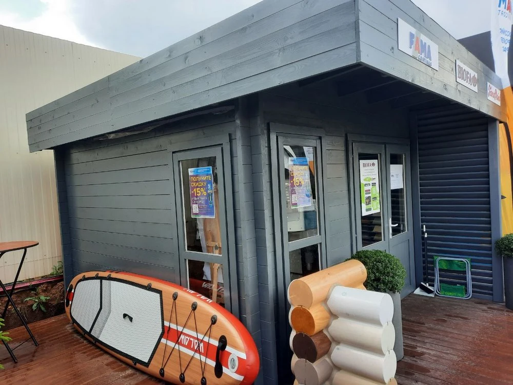 Дом-куб на выставке собрали за четыре часа