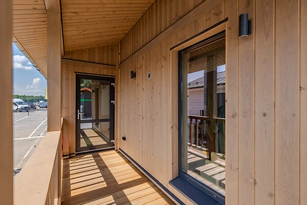 От домика в лесу до пяти звезд у моря