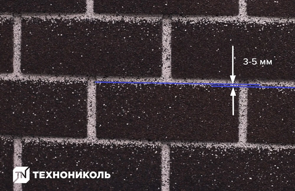 При монтаже плитки важно контролировать совпадение теневой полосы между соседними плитками. Разница в высоте не должна превышать 3-5 мм — так облицованная стена будет смотреться аккуратно.