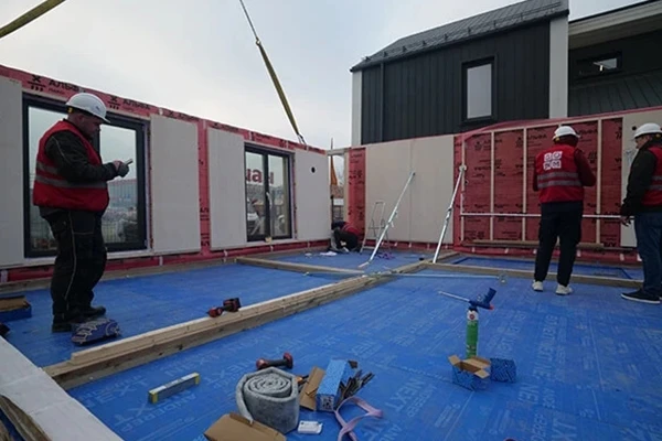 В 2025 году дом по проекту МОНЕ 60 на выставке «Малоэтажная страна» в подмосковном Алтуфьево возвели за четыре дня