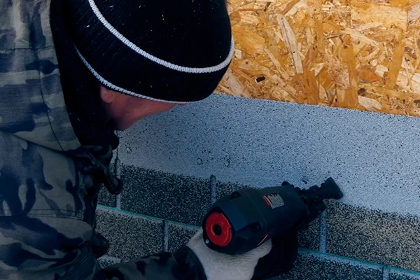 Монтаж фасадной плитки HAUBERK в холодный сезон