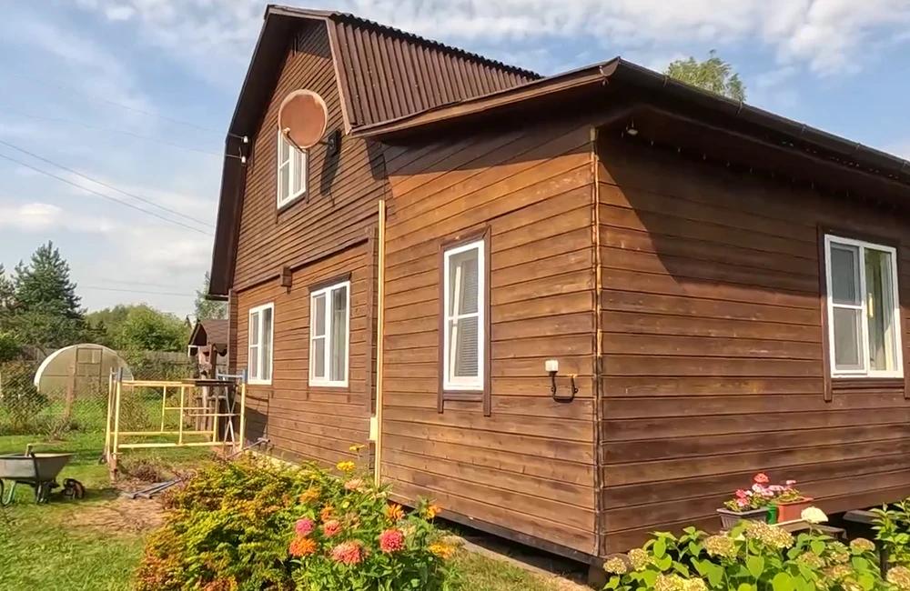 Как преобразить дом: утепление и облицовка сайдингом в одни руки