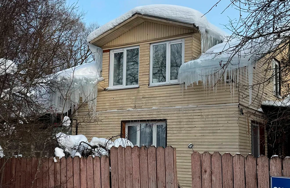 Почему на крышах и водостоках образуются сосульки