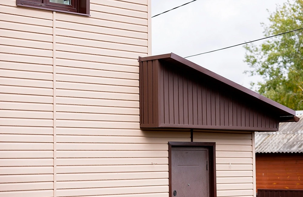 Монтаж винилового сайдинга и фасадных панелей зимой