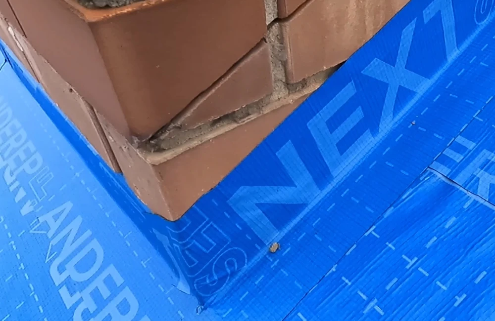 Монтаж гибкой черепицы своими руками: как сэкономить на кровельных работах