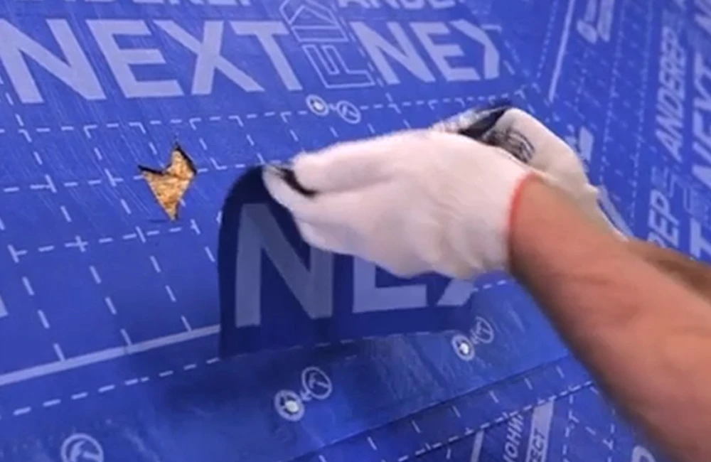 Проблема: не успели закрыть крышу до зимы