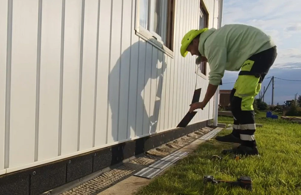 Для удобства я раскладывал лепестки лепестками к дому