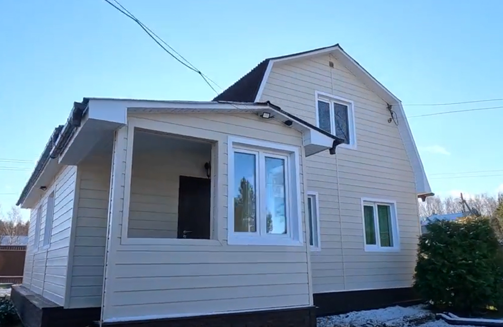 Как преобразить дом: утепление и облицовка сайдингом в одни руки