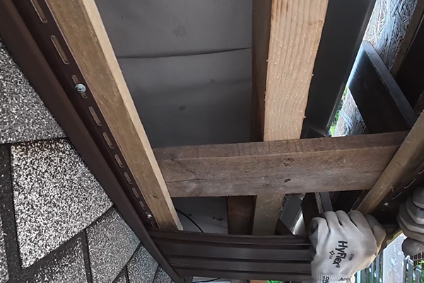 Как подшить свесы крыши если все пошло не по плану