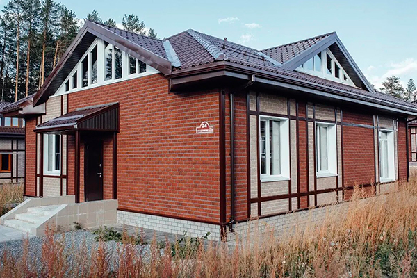 Монтаж фасадной плитки HAUBERK в холодный сезон