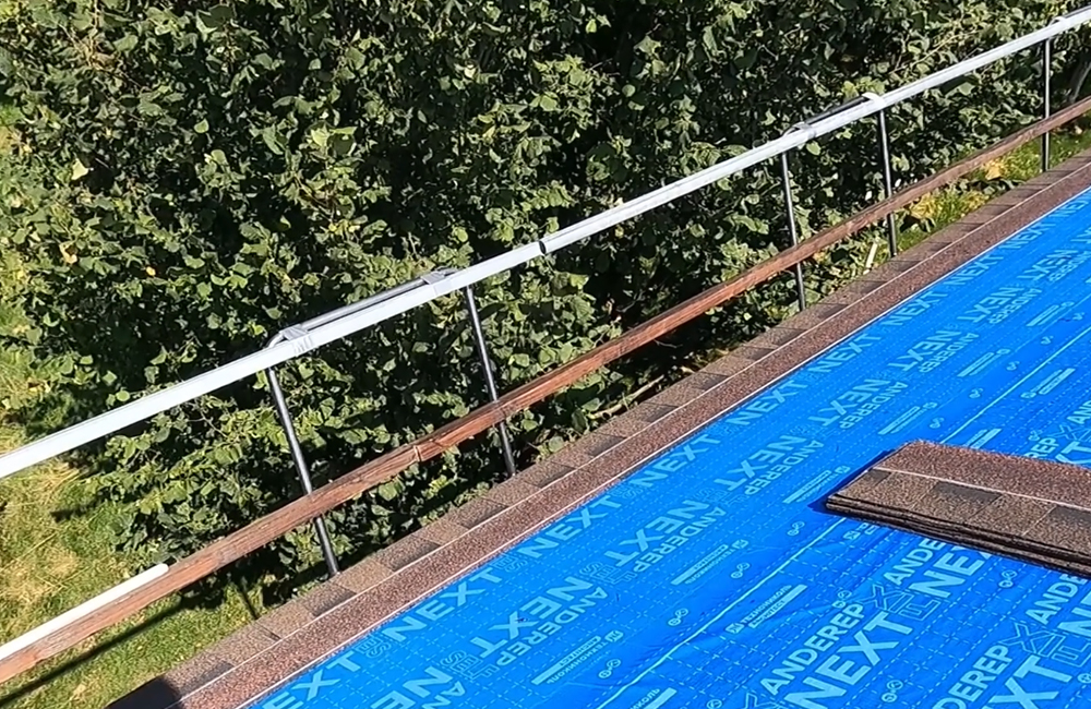 Монтаж гибкой черепицы своими руками: как сэкономить на кровельных работах