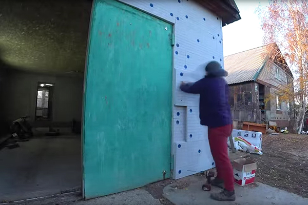 Трехкомнатный гараж мечты: получается не просто теплым, но и красивым