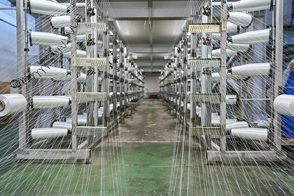 Стеклохолст используют для финишной отделки на разных основаниях: кирпич, бетон, ЦСП, гипсокартон.