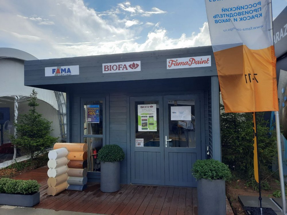 Дом-куб на выставке собрали за четыре часа