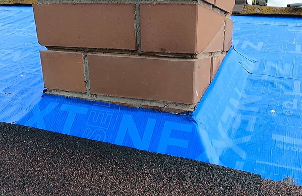 Монтаж гибкой черепицы своими руками: как сэкономить на кровельных работах