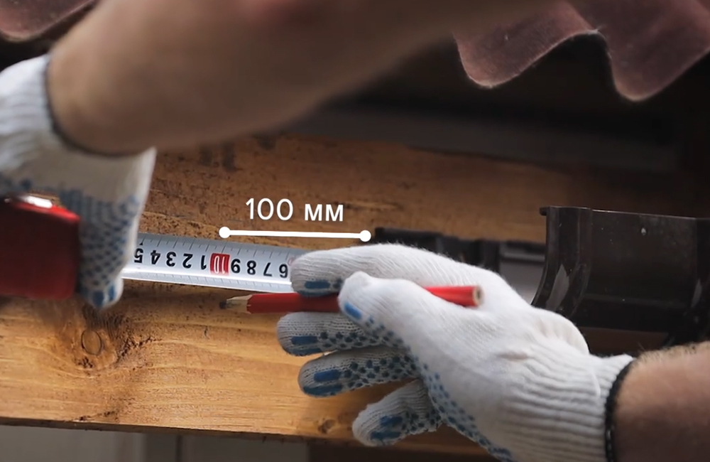 Уклон водосточного желоба: быстро и правильно